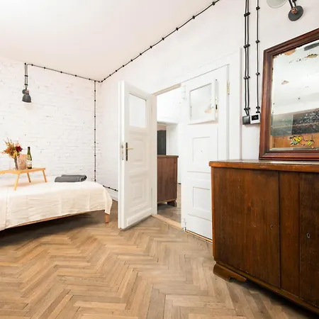 Retro Retreat By Rentujemy Apartman